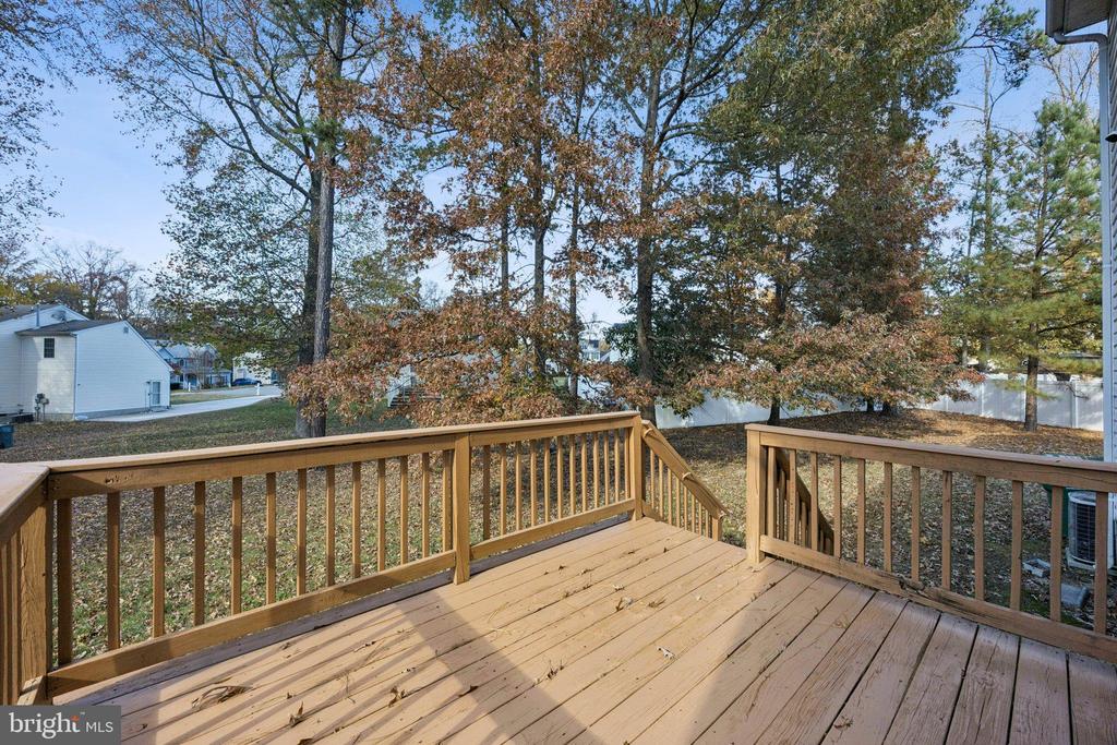 1706 HOUNDS WAY