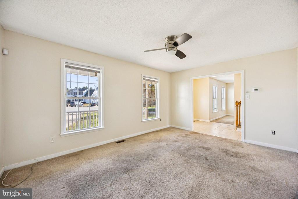 1706 HOUNDS WAY