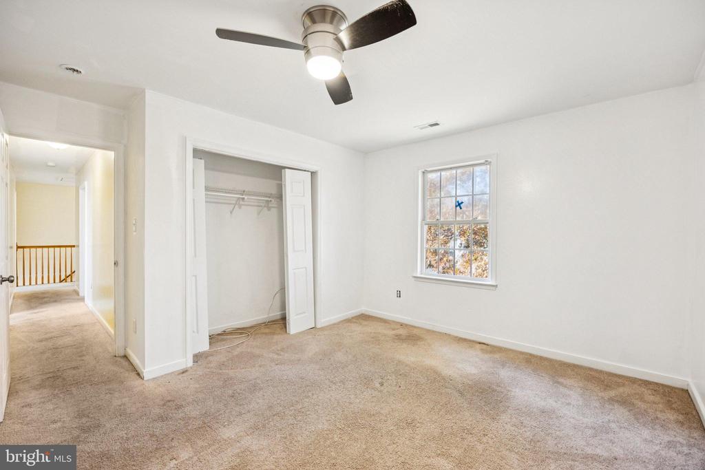 1706 HOUNDS WAY