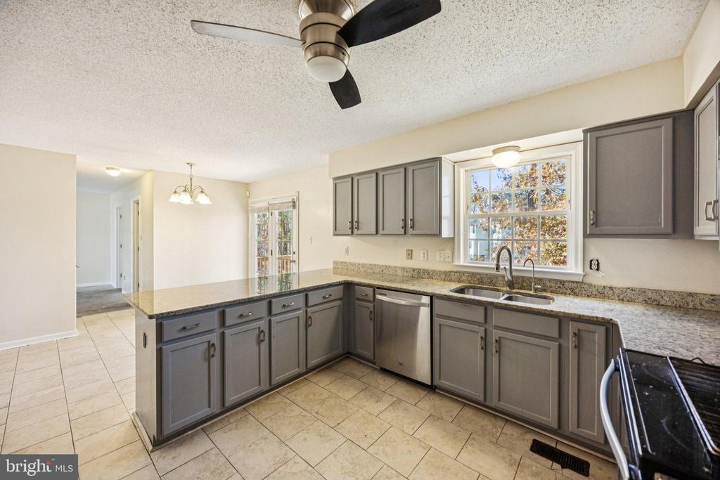 1706 HOUNDS WAY