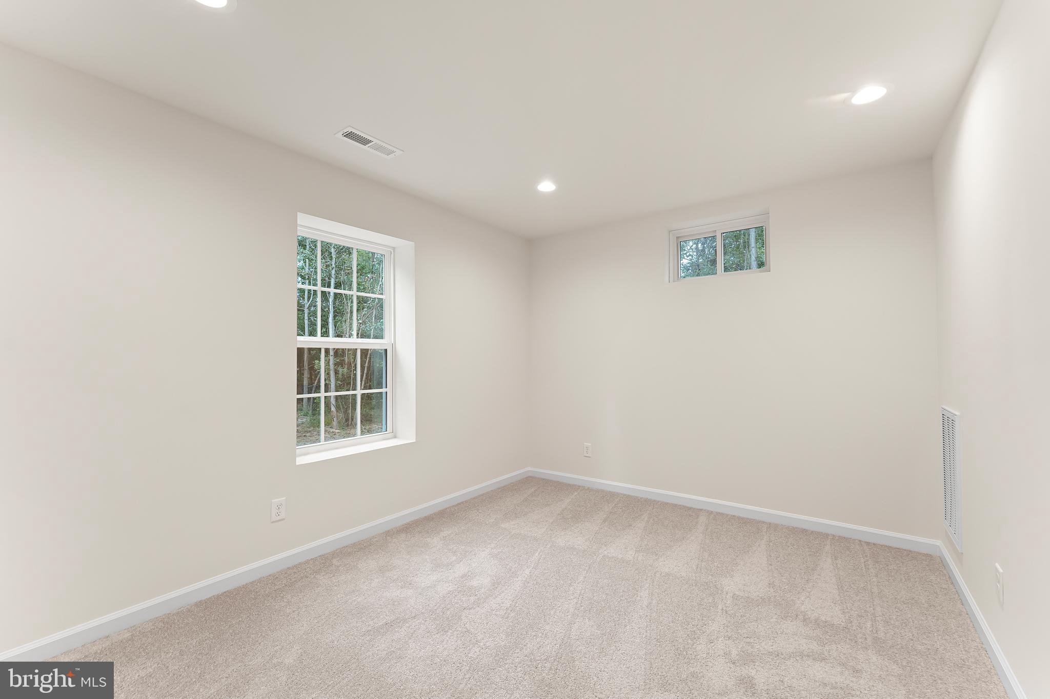 12137 Ridge Rd