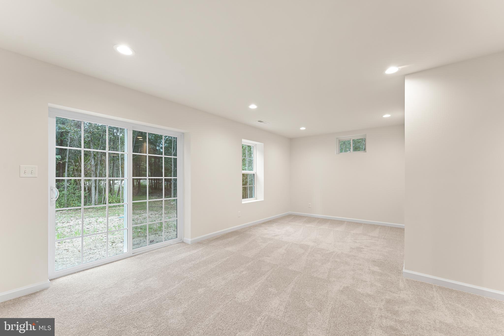 12137 Ridge Rd