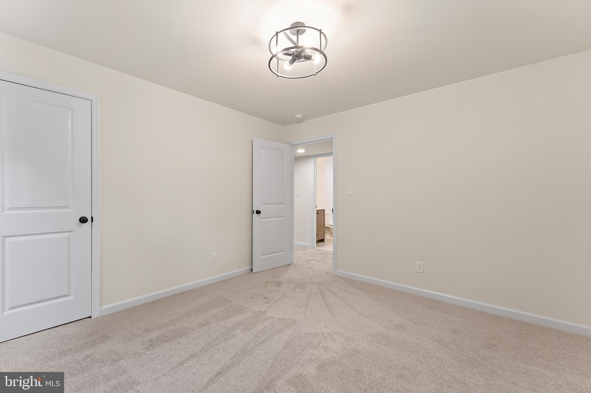 12137 Ridge Rd