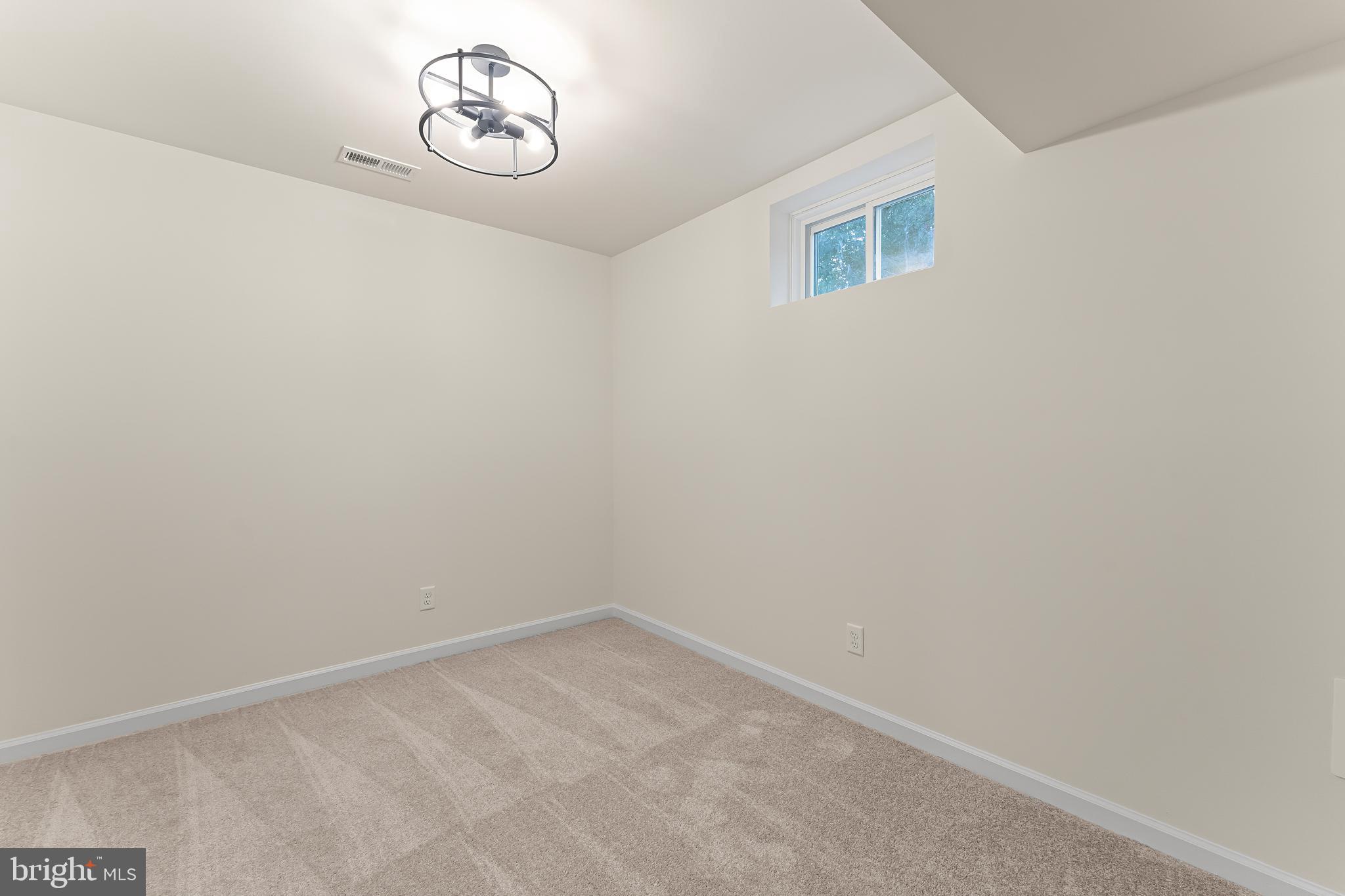 12137 Ridge Rd