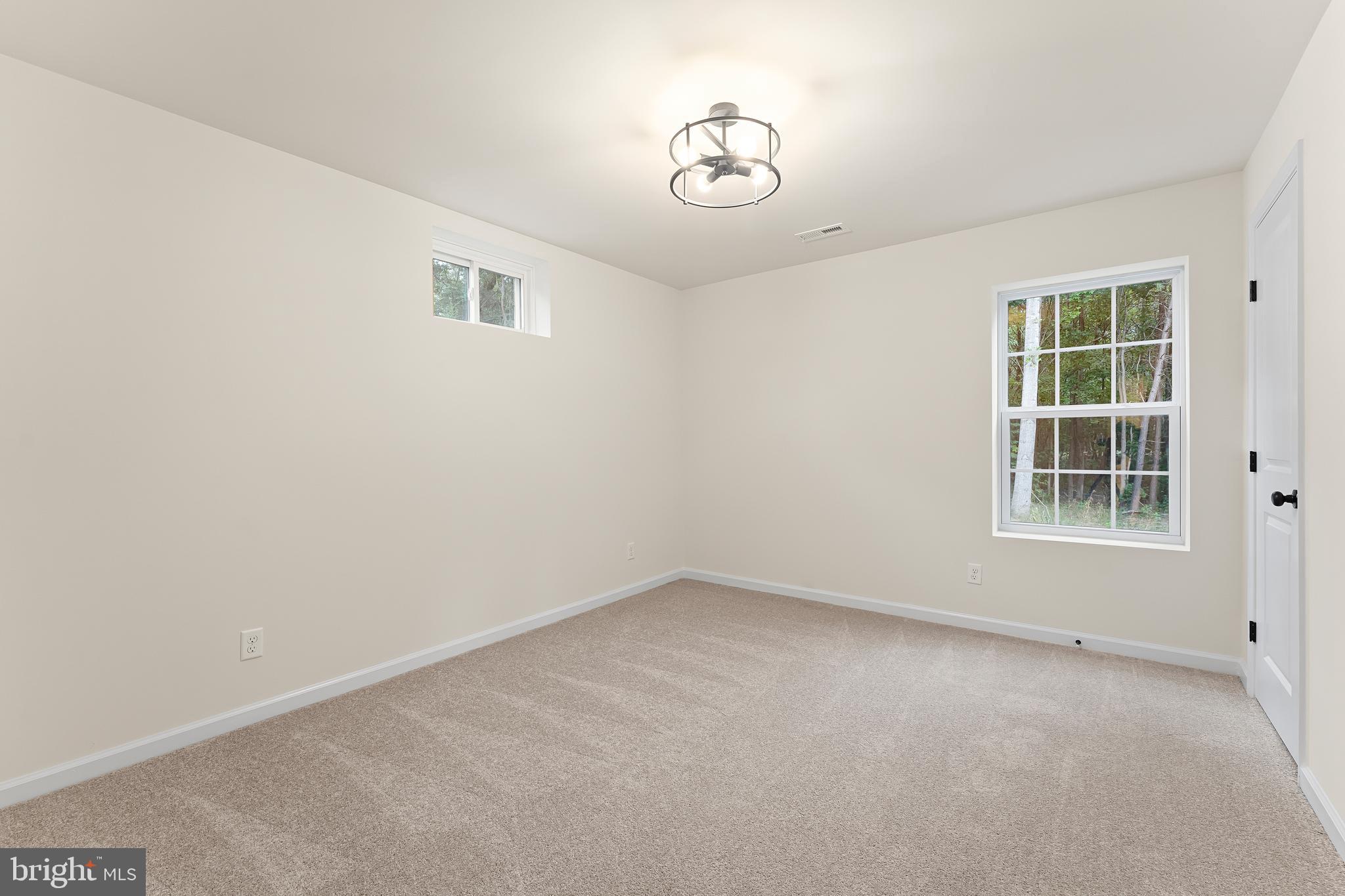 12137 Ridge Rd