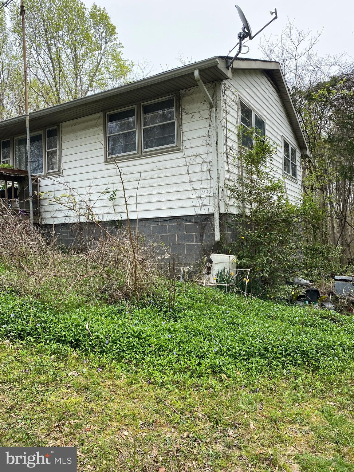 7615 Dogwood Ln