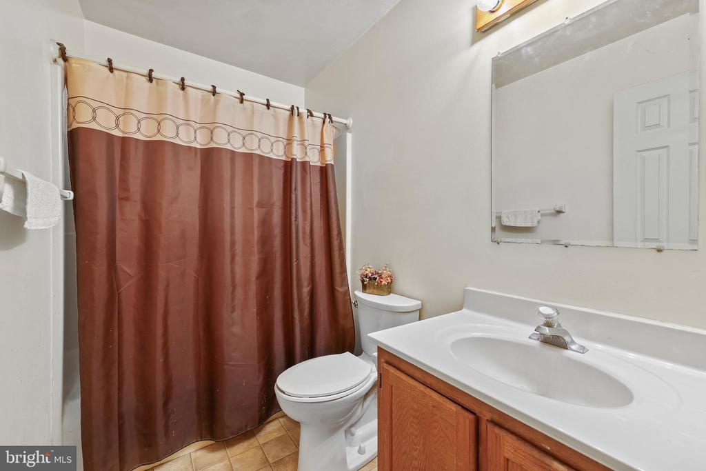10010 Little John Ct