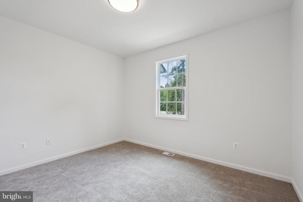 8225 Buckthorne Run