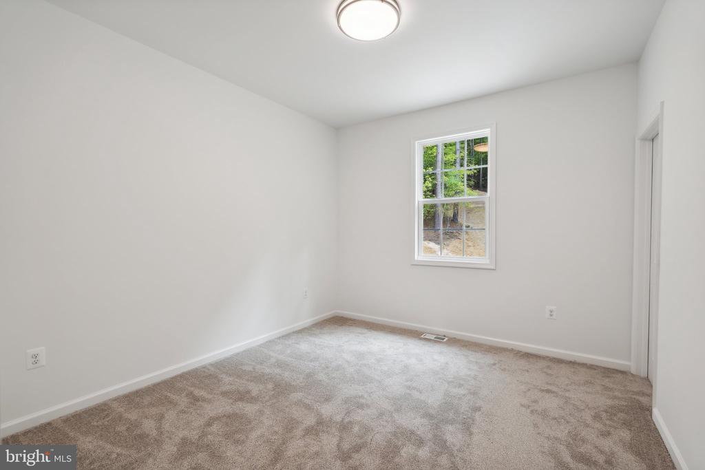 8225 Buckthorne Run