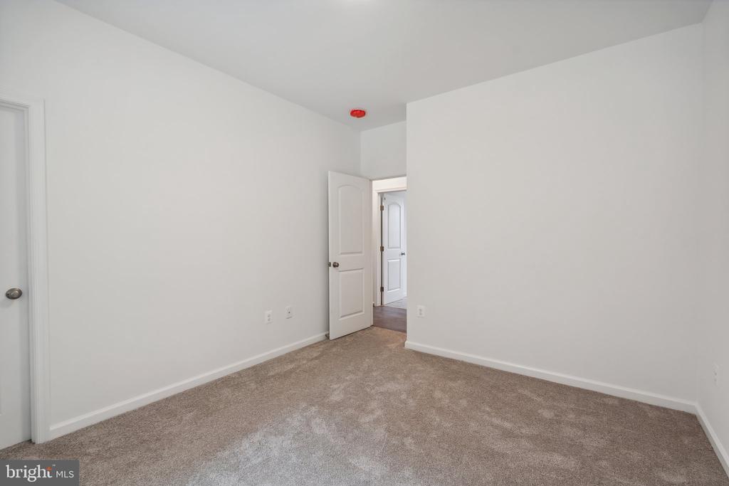 8225 Buckthorne Run