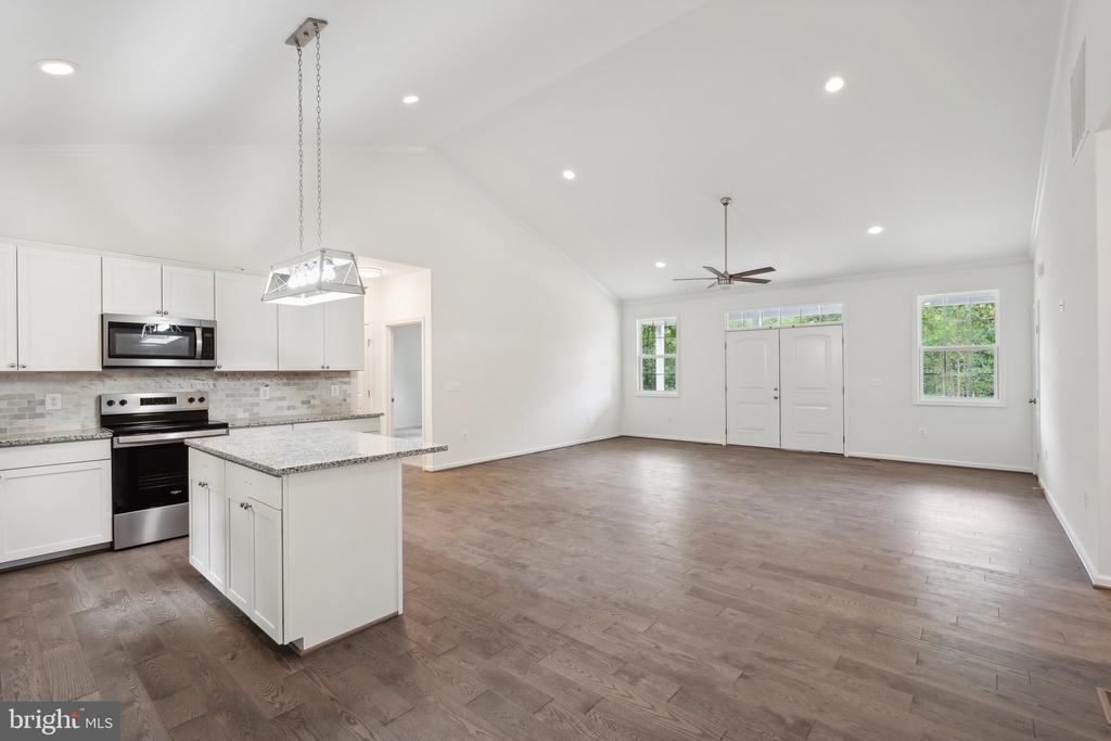 8225 Buckthorne Run