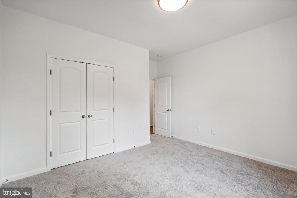 8225 Buckthorne Run