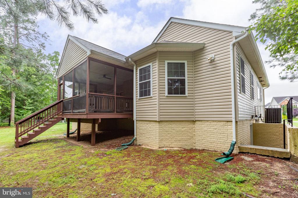 4049 Chatham Dr