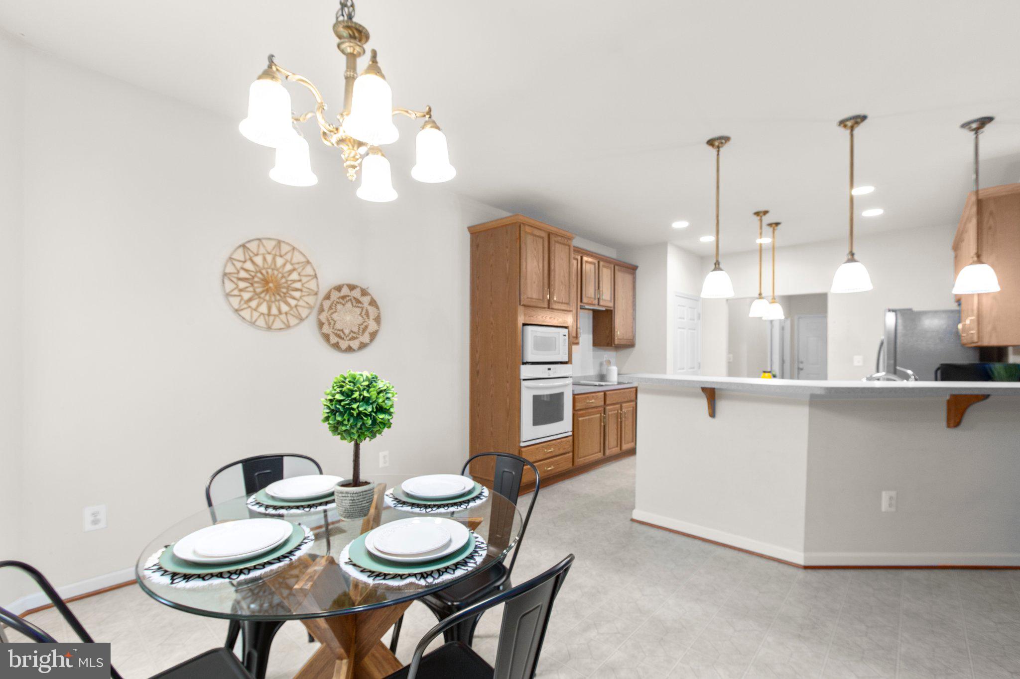 4049 Chatham Dr