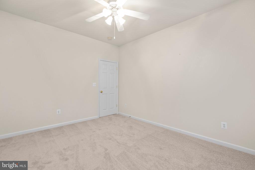 4049 Chatham Dr