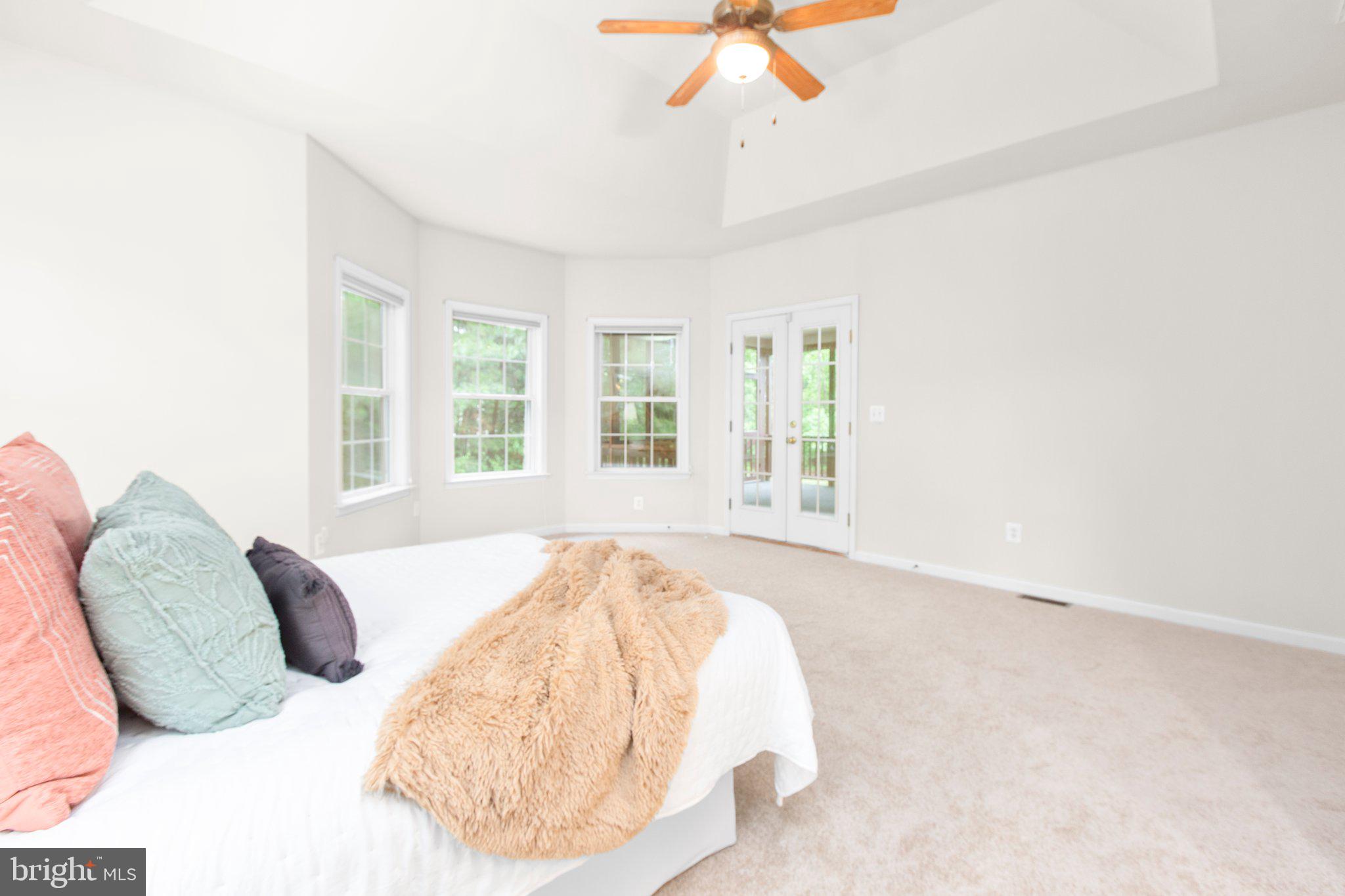 4049 Chatham Dr