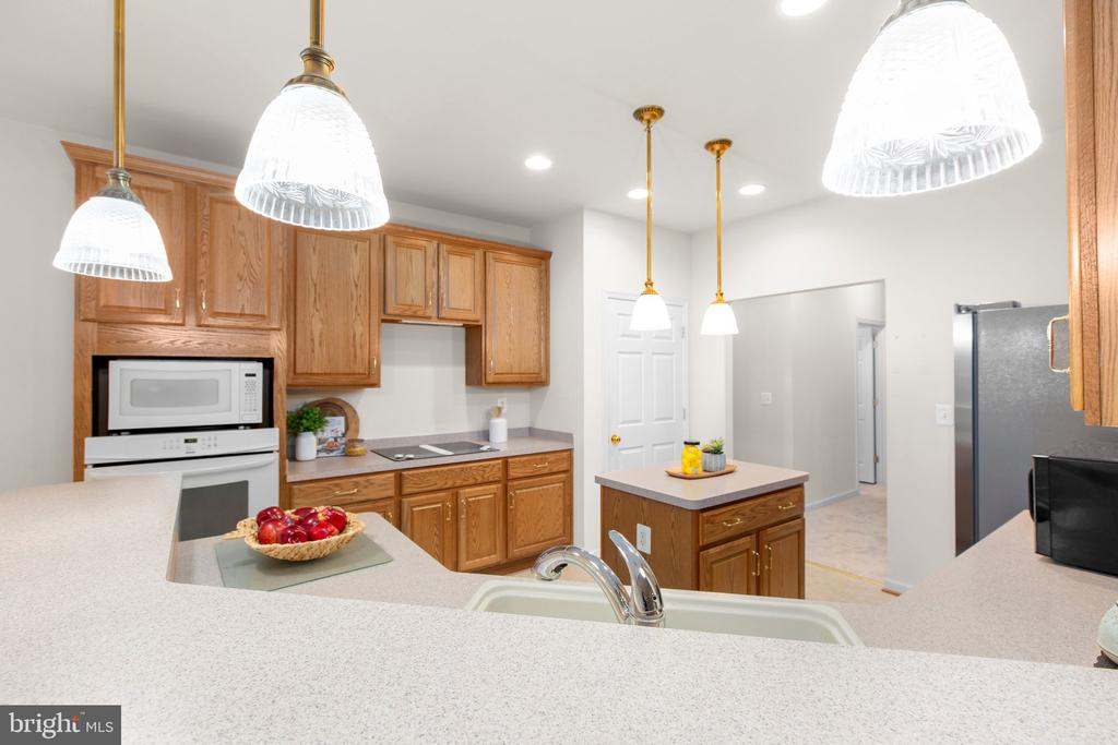 4049 Chatham Dr