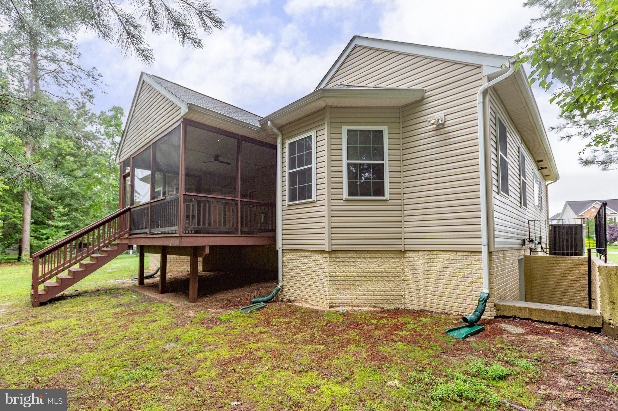 4049 Chatham Dr