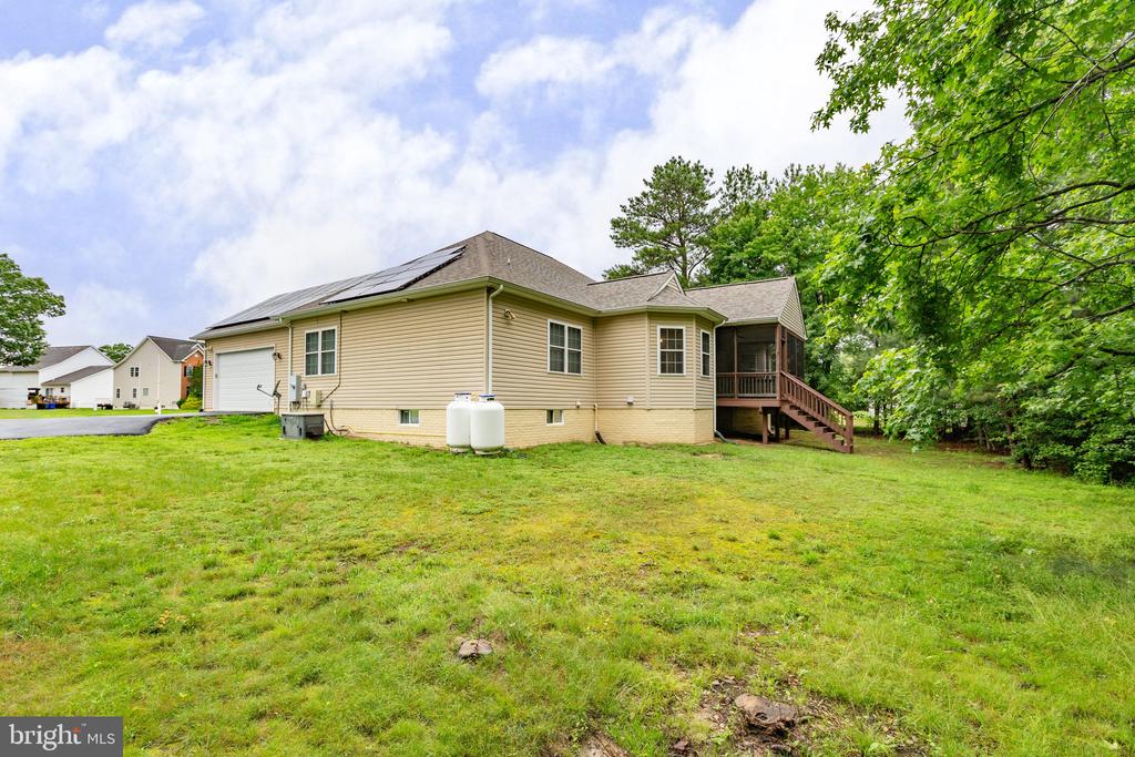 4049 Chatham Dr
