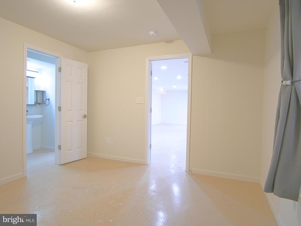 6249 HAWSER DRIVE