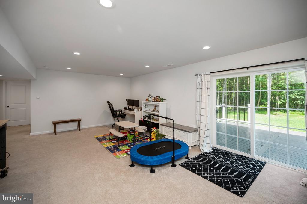 12137 RIDGE ROAD
