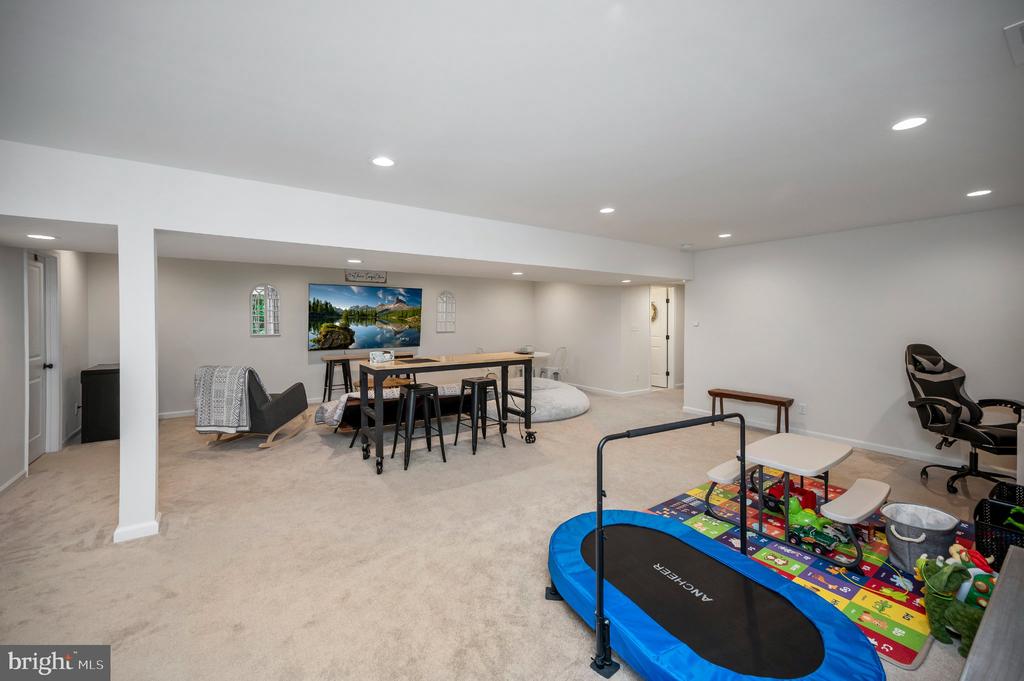 12137 RIDGE ROAD