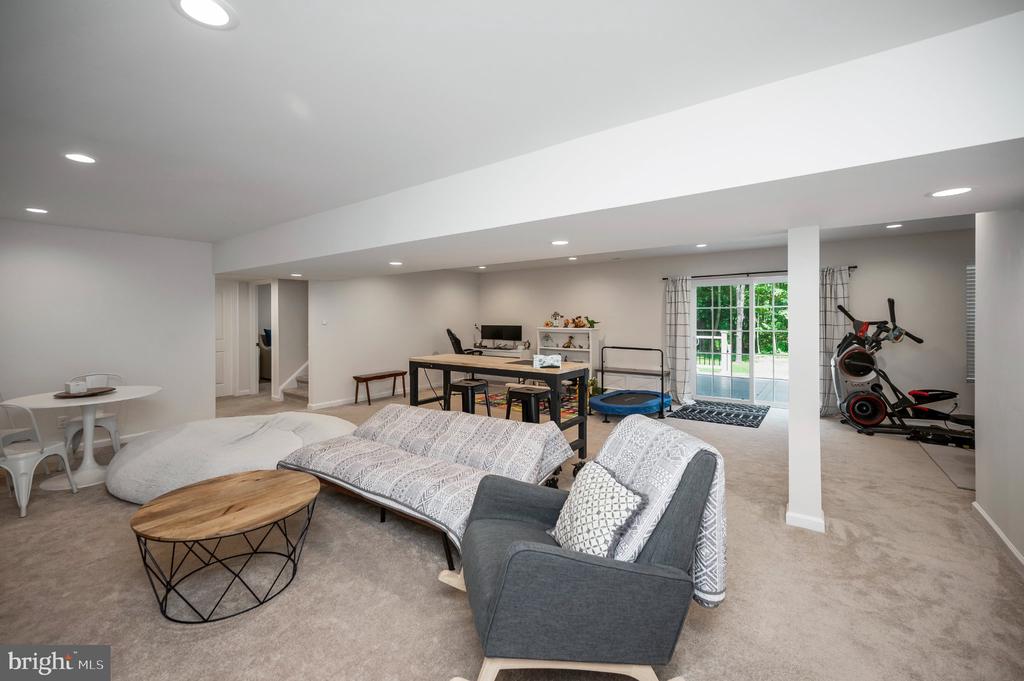 12137 RIDGE ROAD