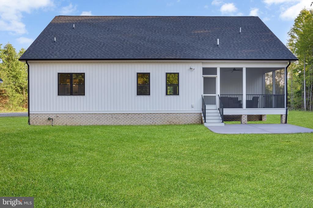 718 TRAVELLER ST.