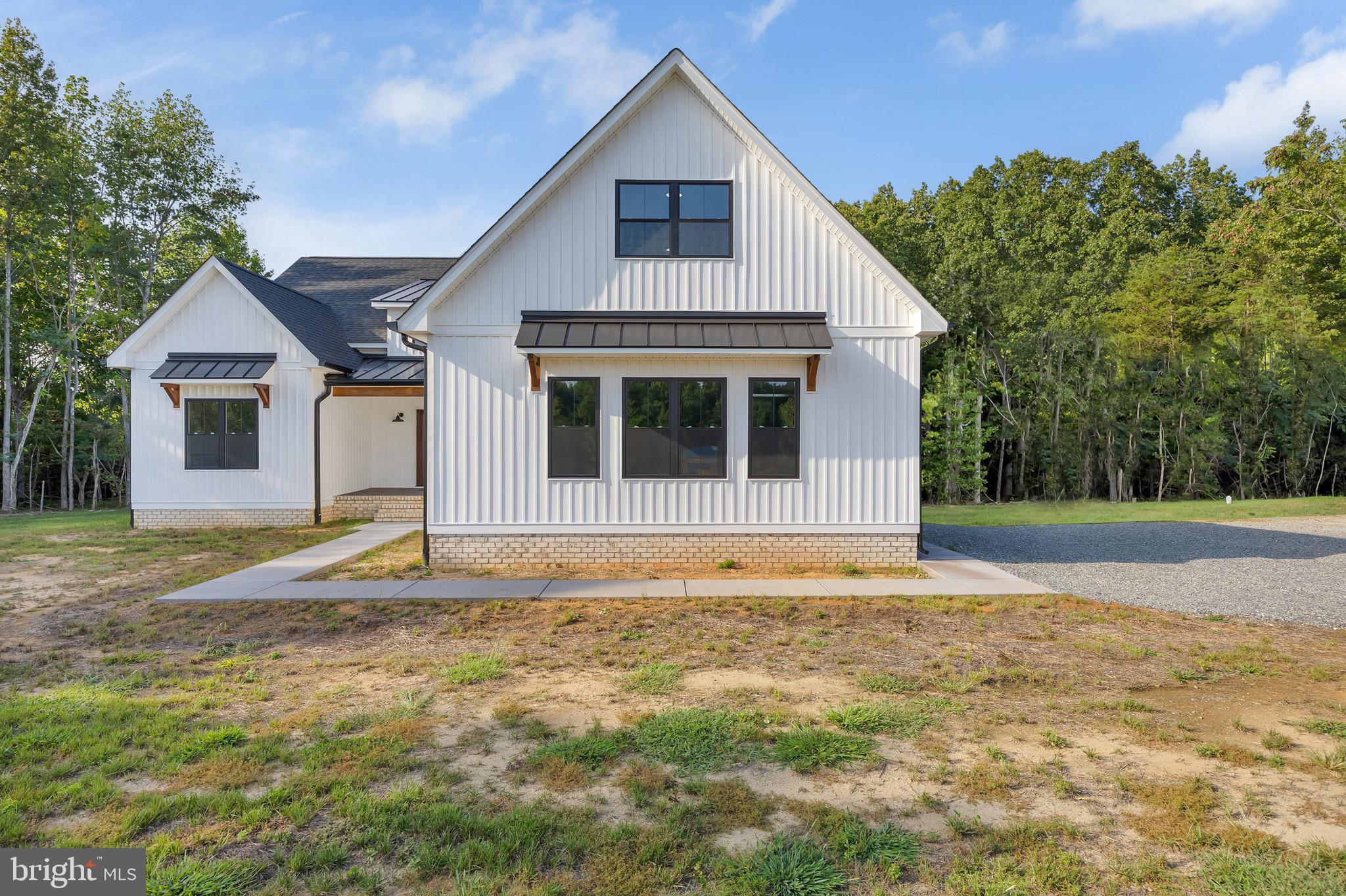 718 TRAVELLER ST.
