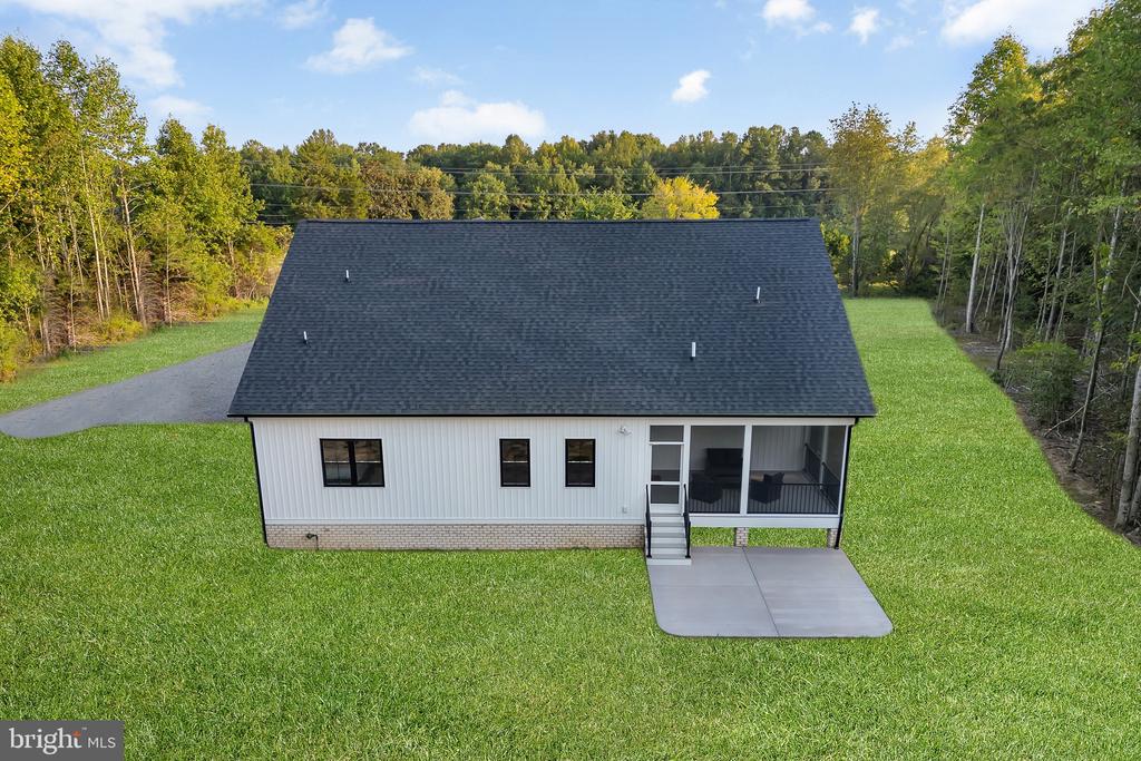 718 TRAVELLER ST.