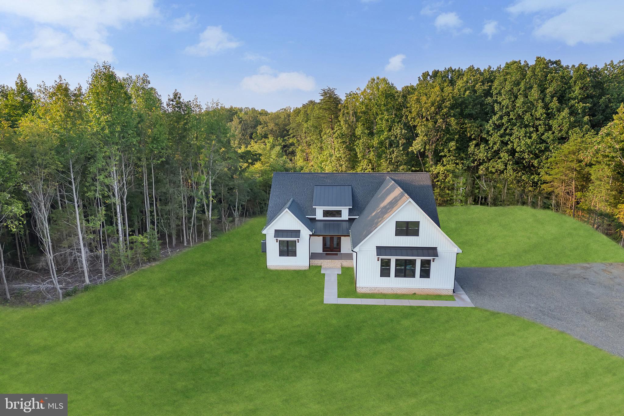 718 TRAVELLER ST.