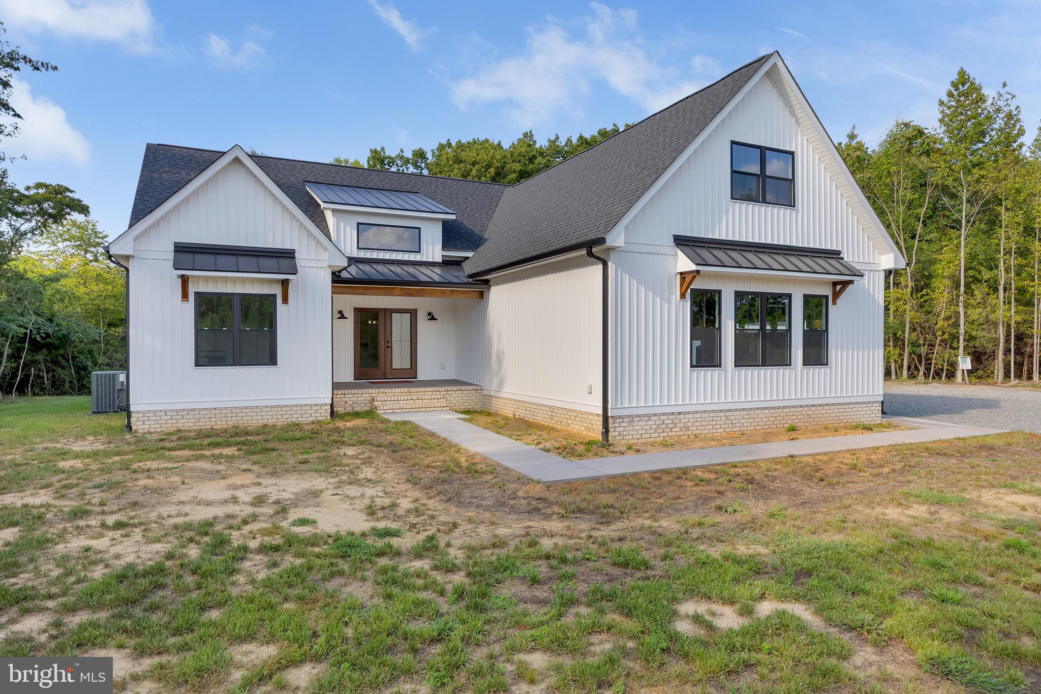 718 TRAVELLER ST.
