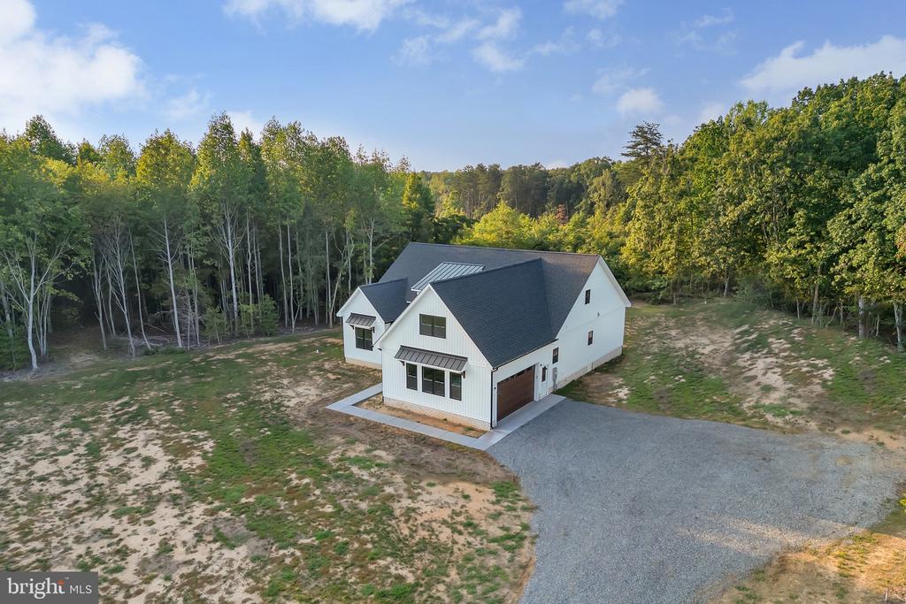 718 TRAVELLER ST.