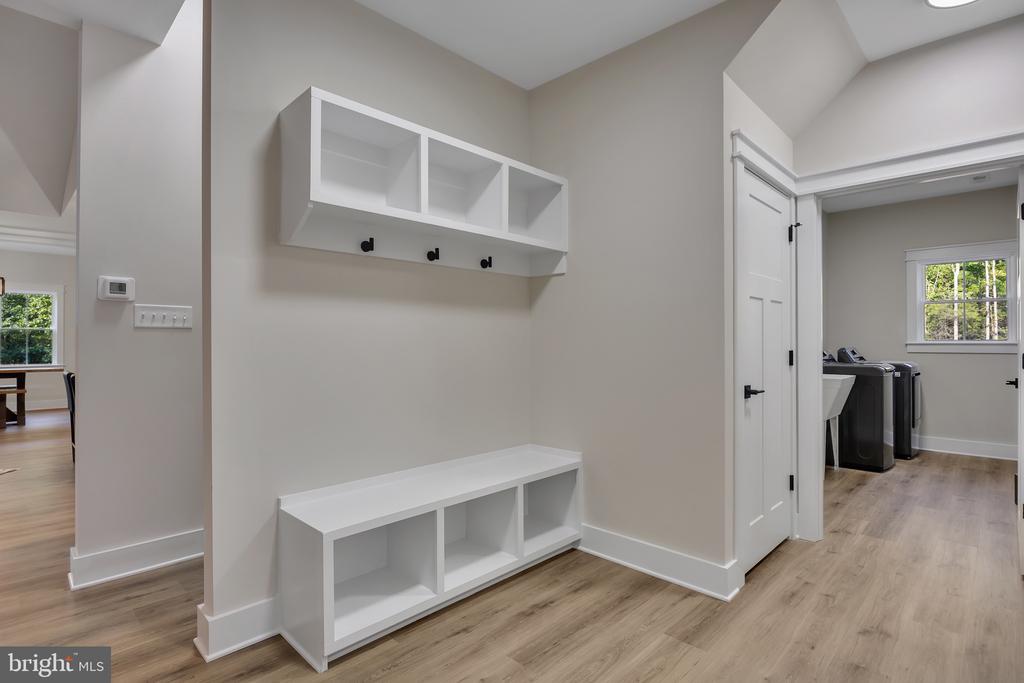 718 TRAVELLER ST.