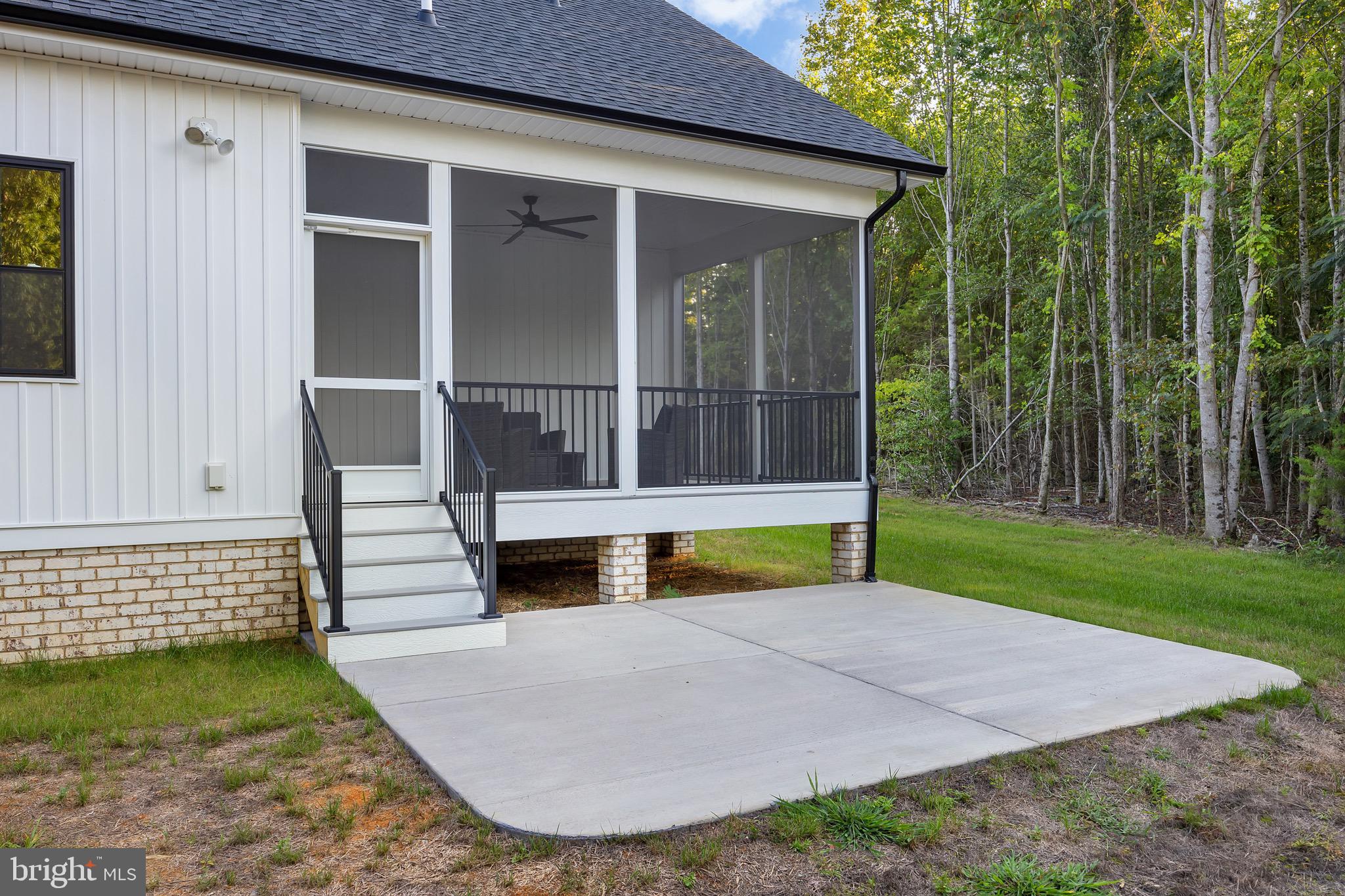 718 TRAVELLER ST.