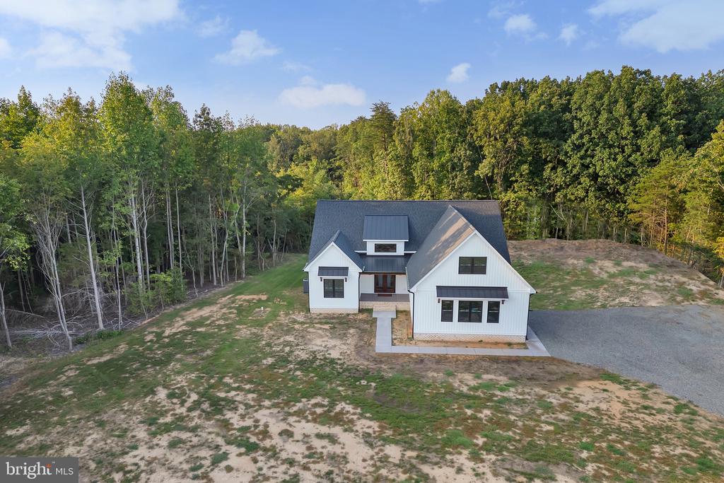 718 TRAVELLER ST.