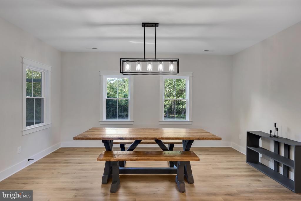 718 TRAVELLER ST.