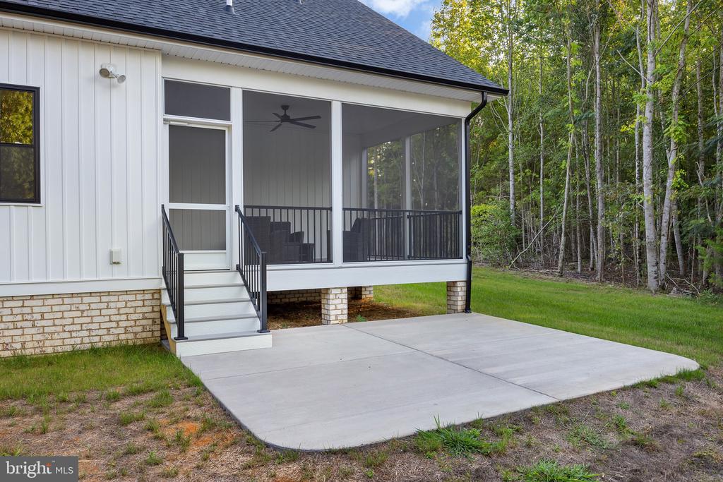 718 TRAVELLER ST.