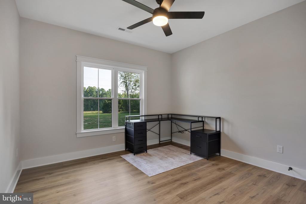 718 TRAVELLER ST.