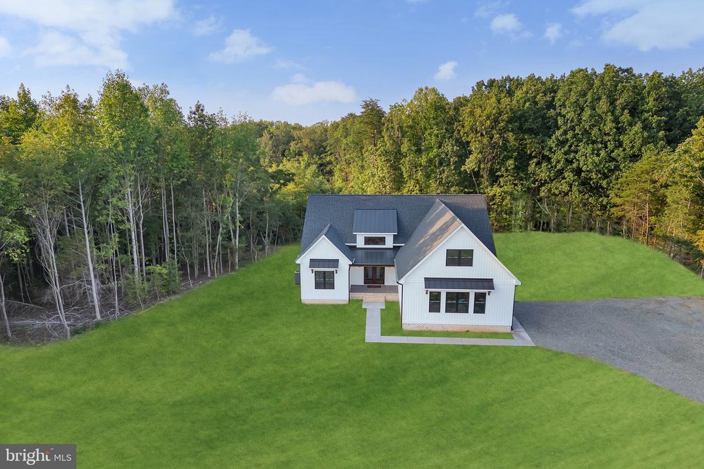 718 TRAVELLER ST.