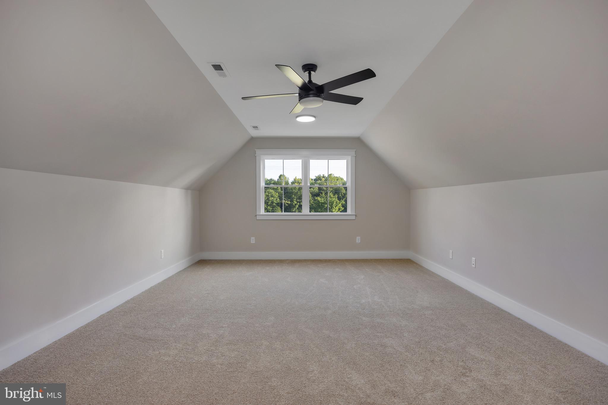 718 TRAVELLER ST.