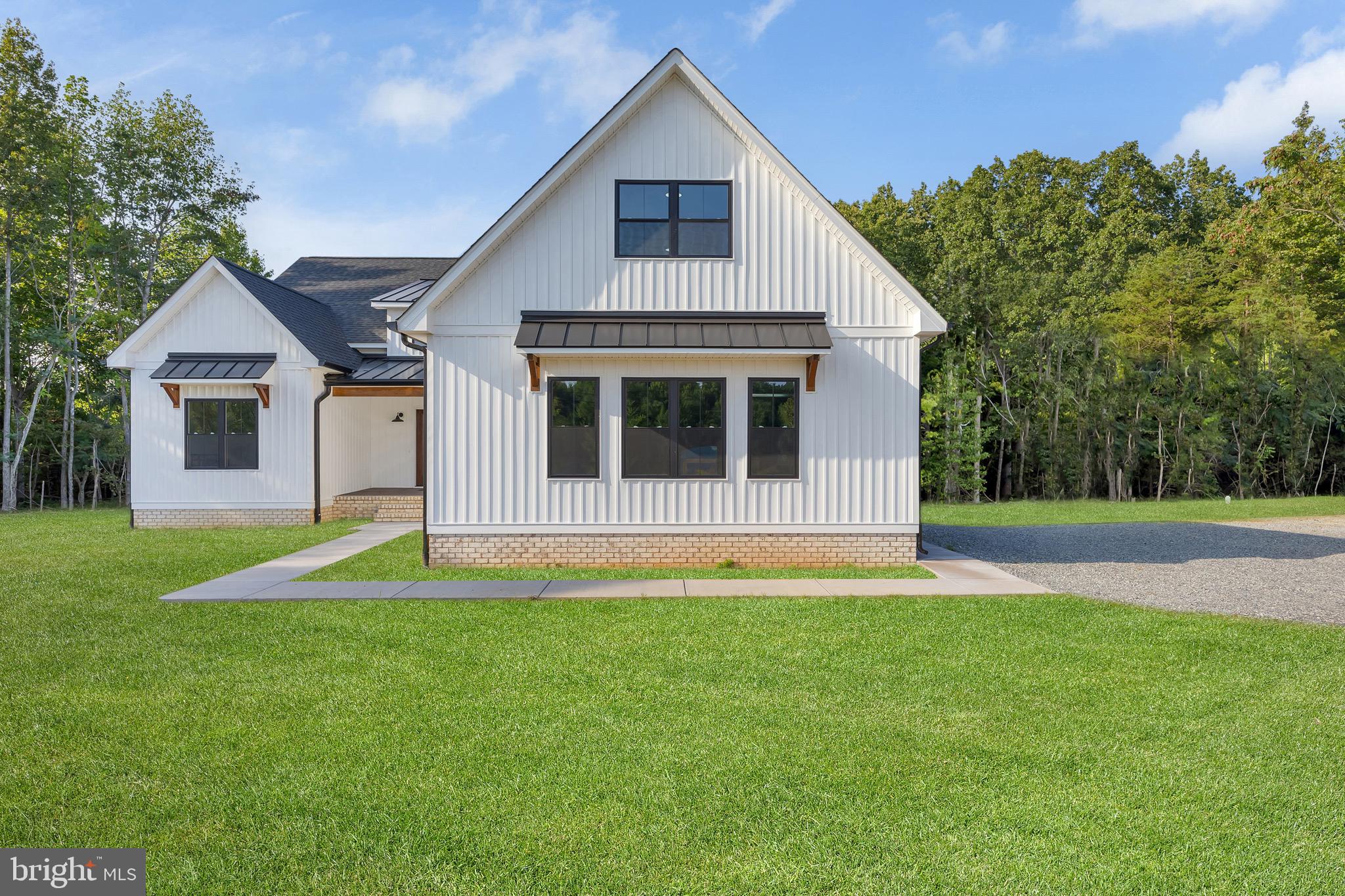 718 TRAVELLER ST.