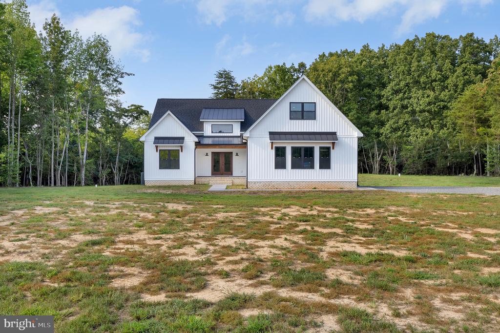 718 TRAVELLER ST.