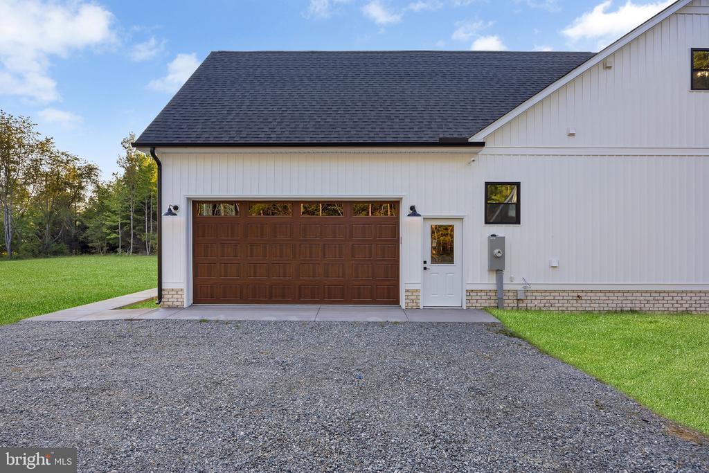718 TRAVELLER ST.