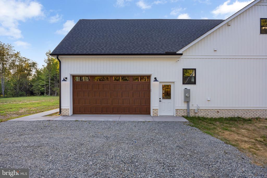 718 TRAVELLER ST.