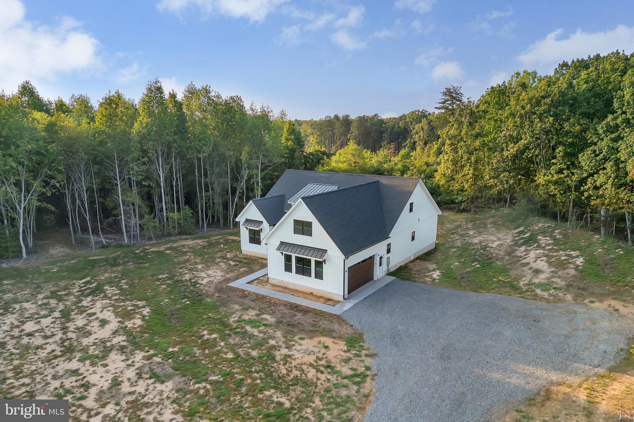 718 TRAVELLER ST.