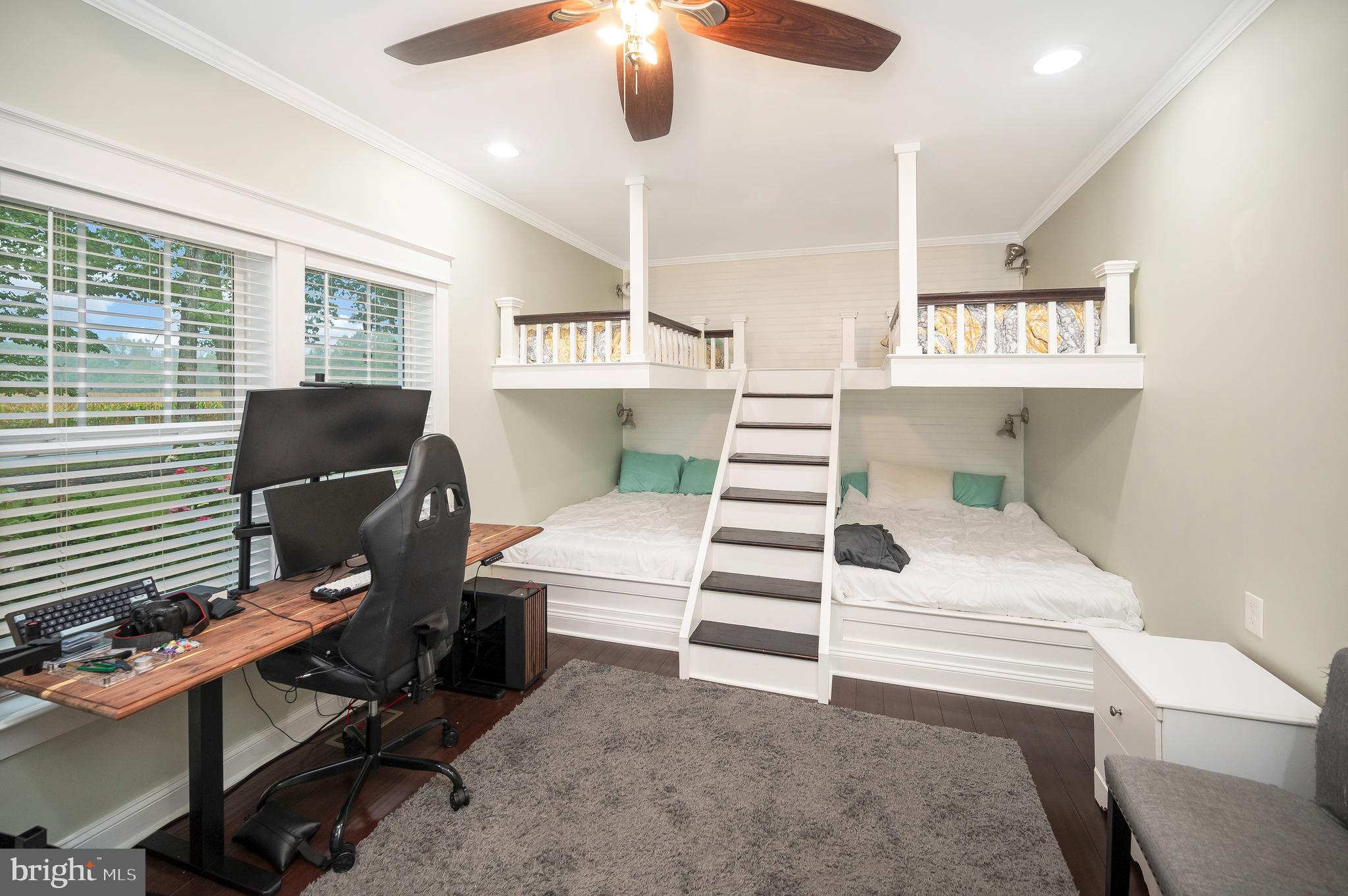 30 Gill Ln