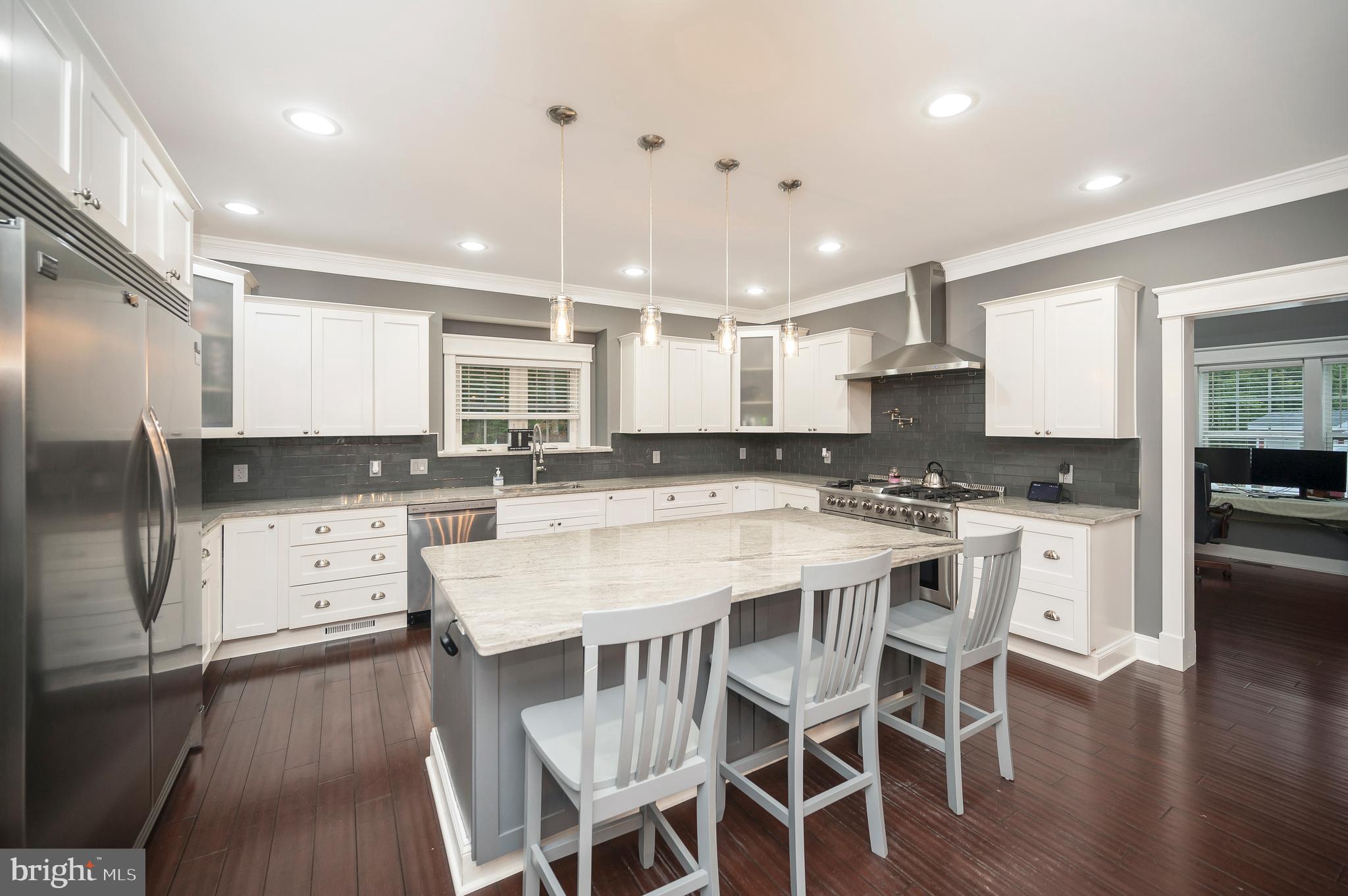 30 Gill Ln