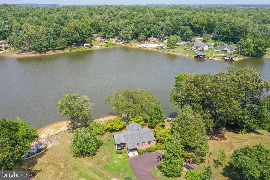 285 LAKEVIEW CIRCLE
