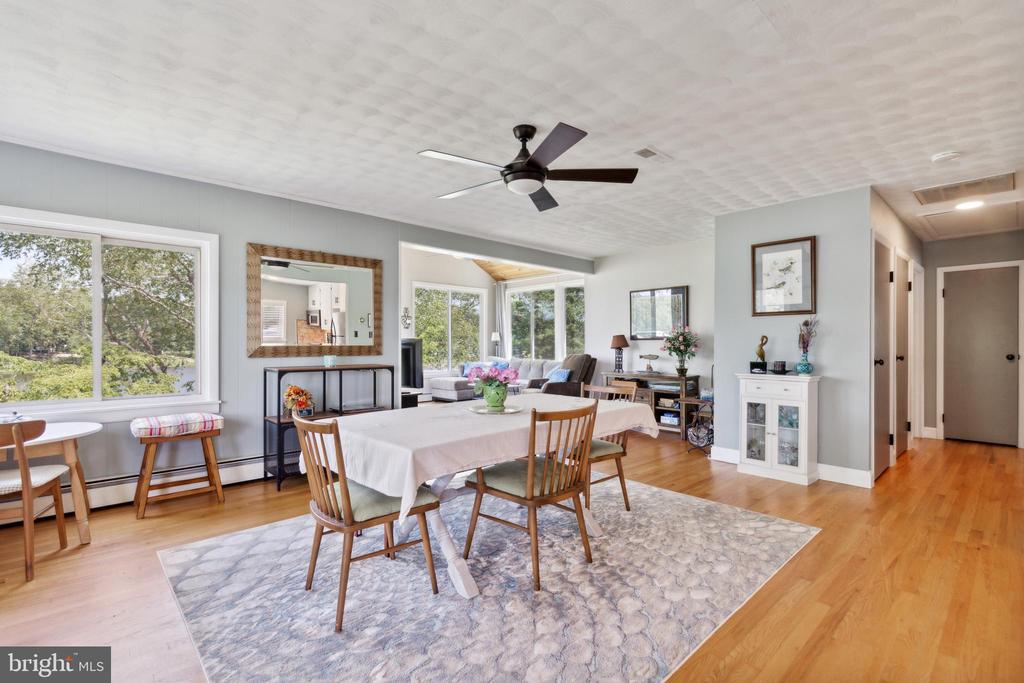 285 LAKEVIEW CIRCLE